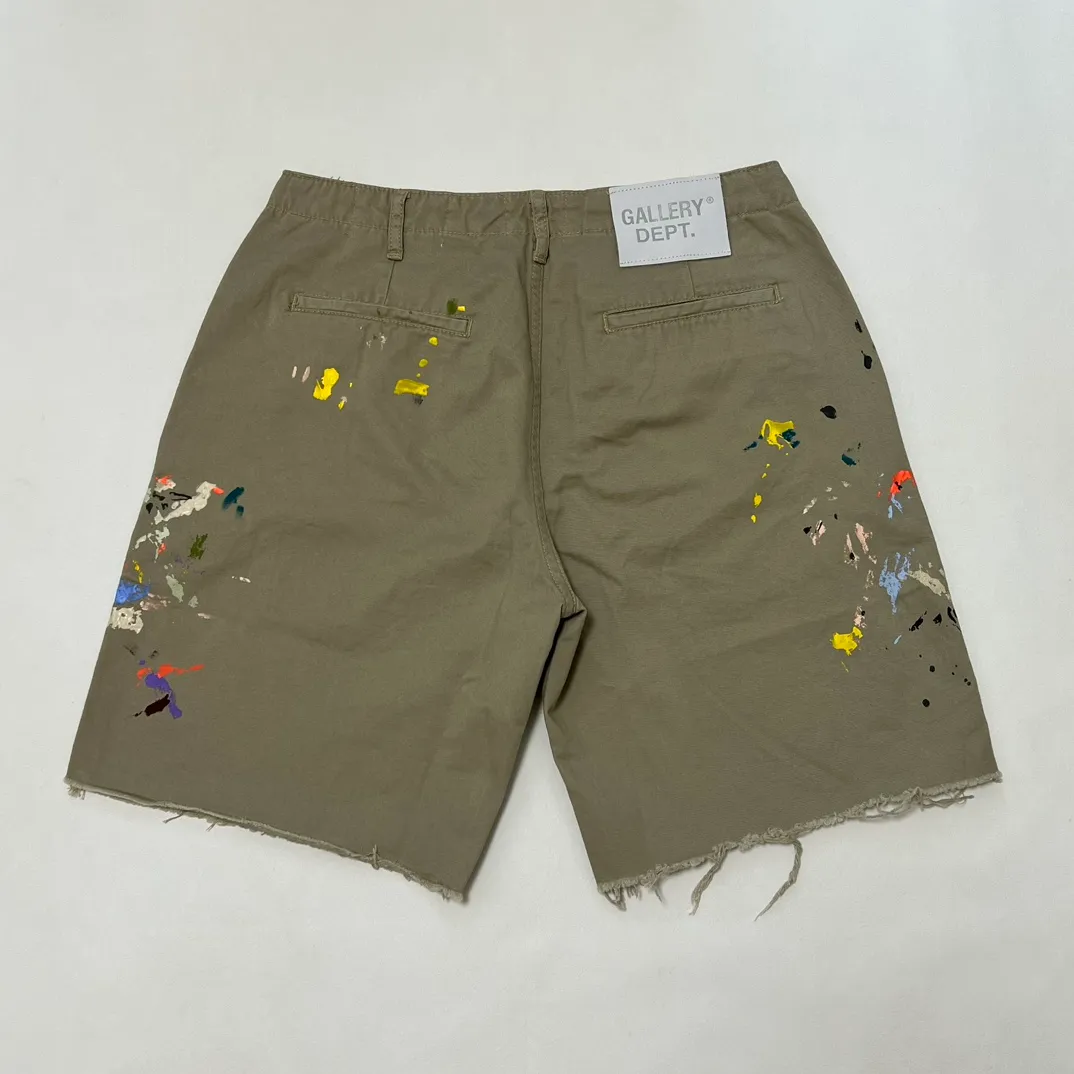 GALLERY DEPT. RICKY SHORT/KHAKI Splash-ink knife-cut khaki work shorts, khaki color 30-32-34-36 code, re-adjusted version, re-washed to make old VINTAGE, hand-made acrylic splash-ink graffiti, genuine cowhide steel stamped LOGO leather tag, original version with LOGO buttons